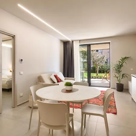 Carlotta Bouganville Apartment *