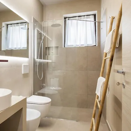 Carlotta Bouganville Apartment Lazise