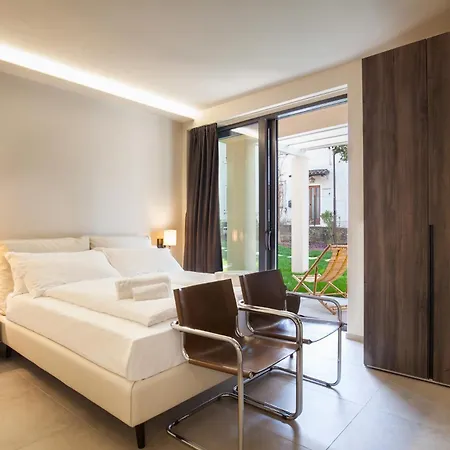 Carlotta Bouganville Apartment