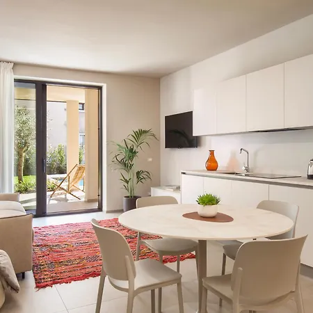 Carlotta Bouganville Apartment