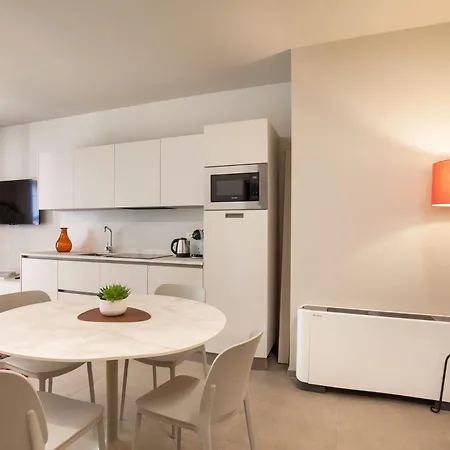 Carlotta Bouganville Apartment Lazise